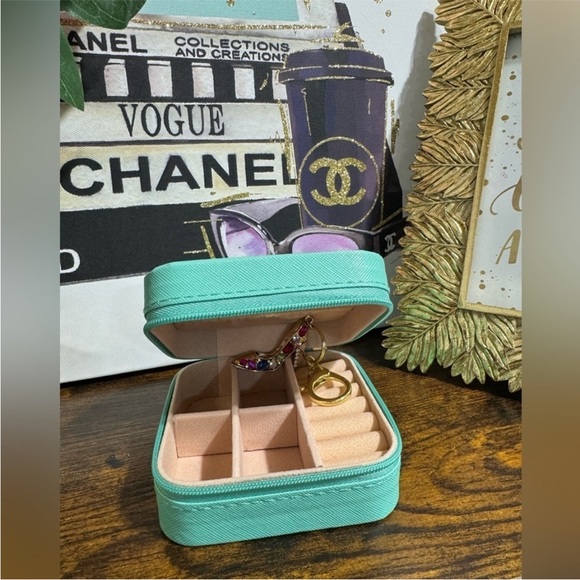 Accessories - Small Jewelry Travel Box Organizer